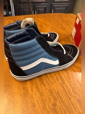 VANS men’s Sk8-Hi Shoe Lifestyle, Classic Icon, Suede/Canvas